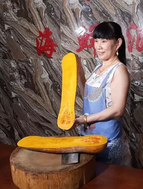 種南瓜竟然種出“麻煩”了，瓜販搶購，電視臺記者也趕來了